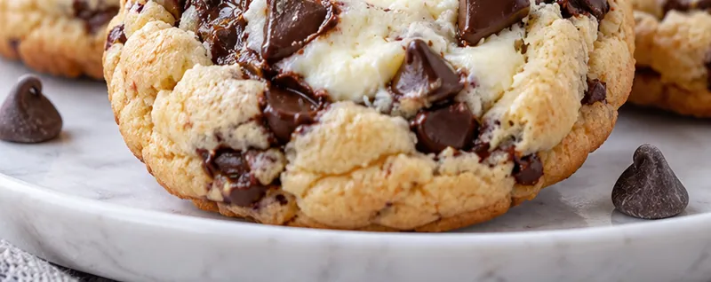 Cheesecake Cookies with Chocolate Chips, ready to serve